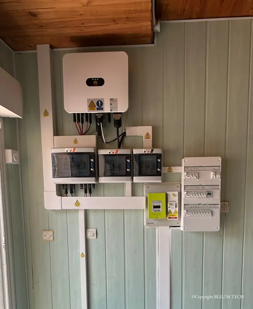 Installation panneaux solaires – Unité de contrôle