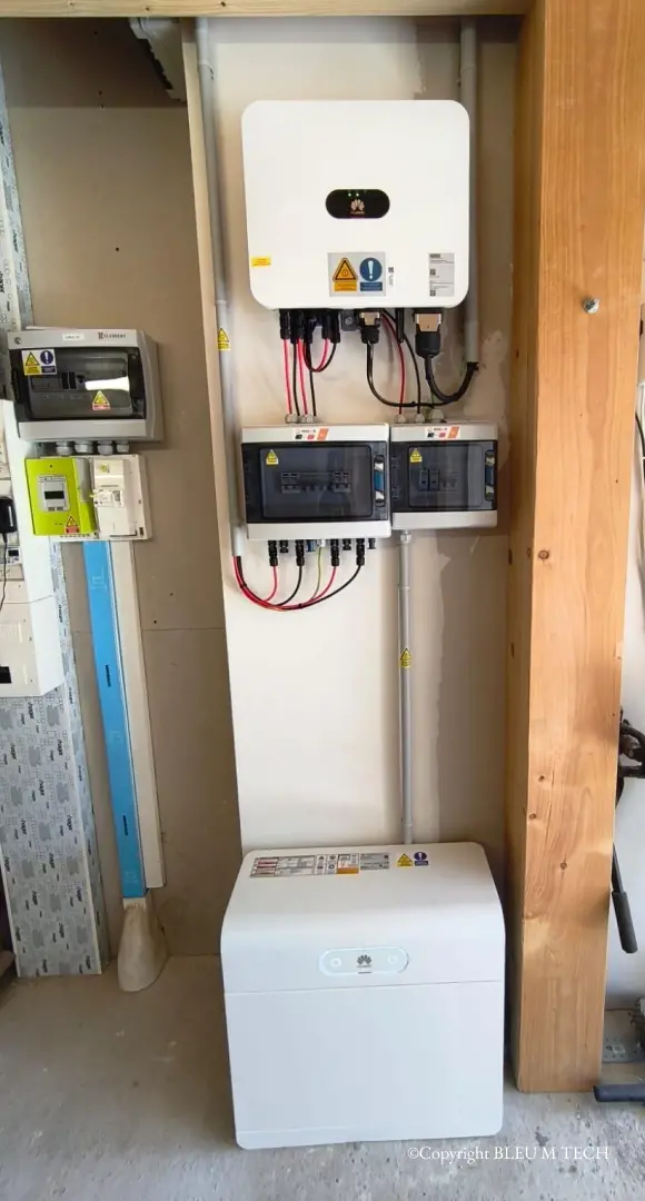 Installation panneaux solaires – Unité de gestion solaire