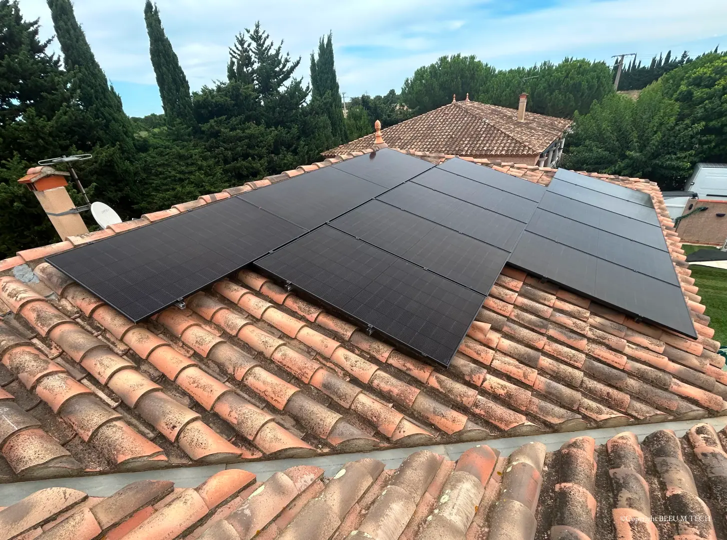 Installation panneaux solaires – Gîte Pyrénées-Orientales
